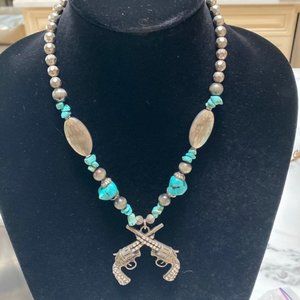 NOVELTY PISTOL NECKLACE.